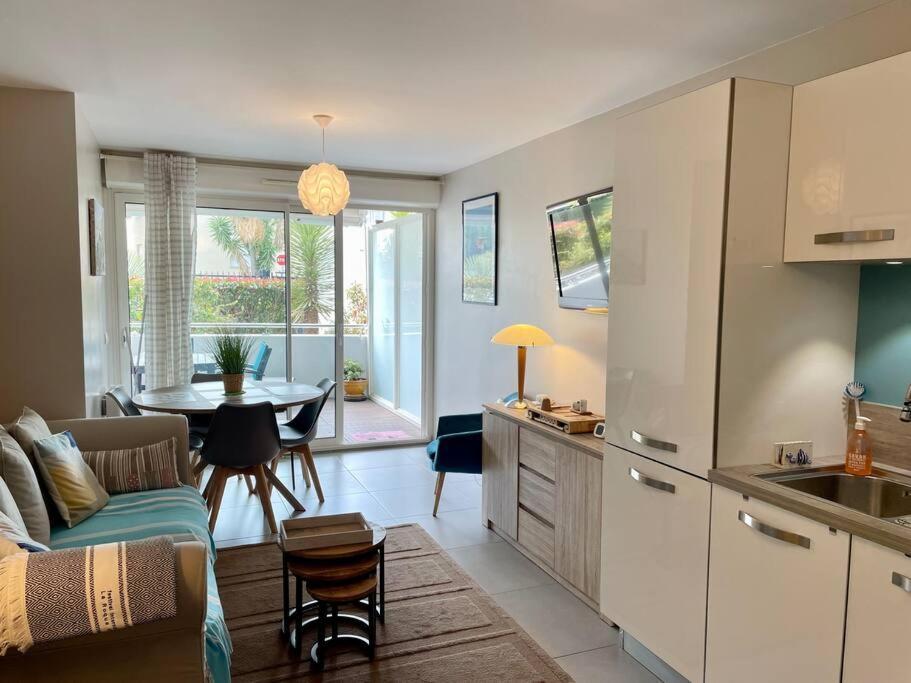 21 - Tres Agreable Rdc Avec Terrasse Et Parking Apartman Bandol Kültér fotó