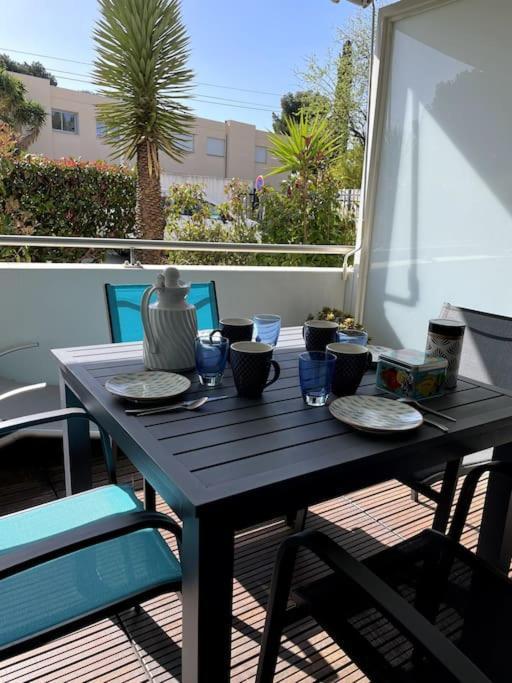 21 - Tres Agreable Rdc Avec Terrasse Et Parking Apartman Bandol Kültér fotó
