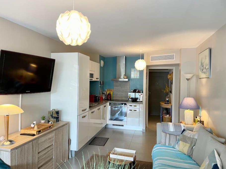 21 - Tres Agreable Rdc Avec Terrasse Et Parking Apartman Bandol Kültér fotó